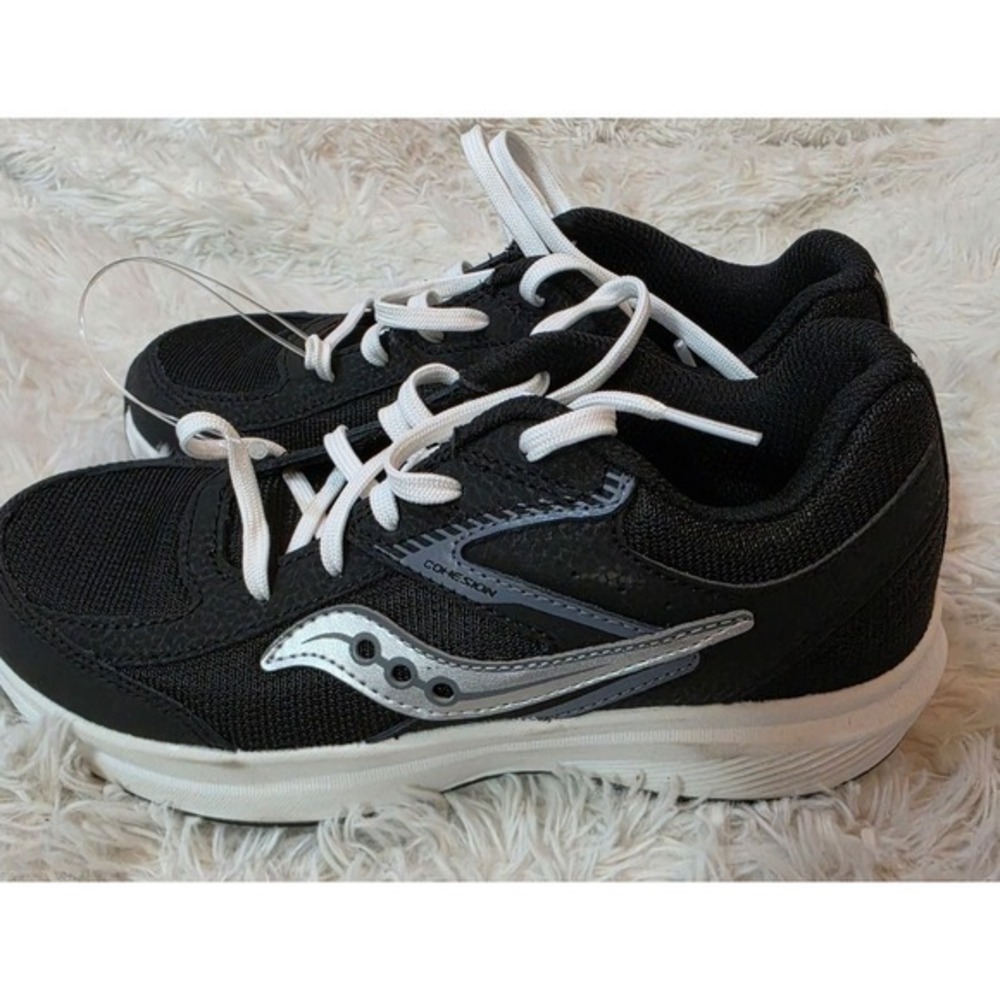 NWOB Saucony Kids Cohesion FST Black Silver Running Shoes Size 4M Youth